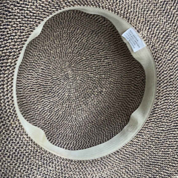 Beautiful Straw Hat for Summer - Picture 5 of 8